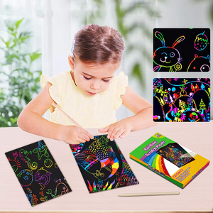 50 Mảnh Cầu Vồng <span class=keywords><strong>Scratch</strong></span> Giấy Cho Trẻ Em Màu Đen Đầu Nó Off Với 5 Bằng Gỗ Stylus <span class=keywords><strong>Scratch</strong></span> Giấy Nghệ Thuật Thiết Lập - Product Image 3