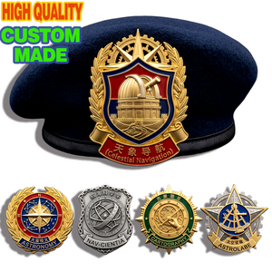 Épingles à chapeau en métal personnalisées pour l'<span class=keywords><strong>aventure</strong></span> et les voyages - Badges 3D en émail moulé sous pression avec attaches à vis, logo personnalisé pour souvenirs d'extérieur - Product Image 2