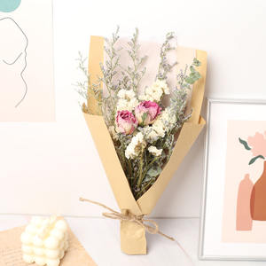 Bouquet de fleurs séchées personnalisé fait main : Myosotis, roses, marguerites, tournesols – Cadeau pour petite amie - Product Image 6