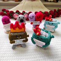 Poupée artisanale au crochet à énergie positive, style dessin animé, avec cœurs bicolores, en forme de poubelle flamme, cadeau de bien-être, transfrontalier