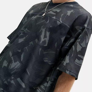T-shirt en jersey streetwear à col en V, imprimé par sublimation, motif camouflage, maille respirante, vente en gros - Product Image 5