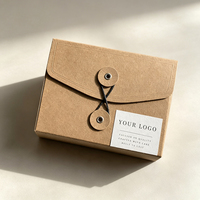 Boîte en papier kraft en forme d'enveloppe personnalisée avec fermeture à bouton et cordon pour carte postale, photo, vœux, emballage cadeau