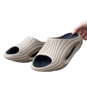 XIXITIAO Pantuflas de Plataforma Cómodas y a la Moda para Hombre, Ligeras, Antideslizantes, de EVA, para Verano, Exteriores, Cómodas y Suaves - Product Image 1