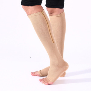 Calcetines de compresión hasta la rodilla con diseño de cremallera para correr, soporte para correr, material de nailon de color sólido, color carne oscuro - Product Image 4