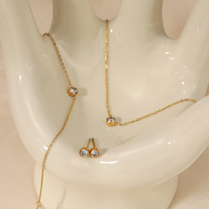 Conjunto de Collar, Pendientes y Pulsera de Acero Inoxidable con Zirconia para Mujer, Engaste de Bisel, Uso Diario, Patrón de Líneas con Forma de Bola - Product Image 1