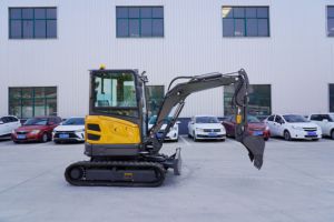 Mini Escavatore CE EPA Euro V da 2,5 Tonnellate con Motore <span class=keywords><strong>Diesel</strong></span> ad Alta Potenza, Pompa e Cambio, Piccolo Escavatore in Vendita da Produttore Cinese - Product Image 2