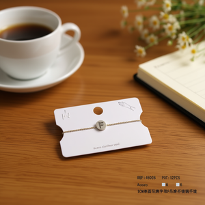 Pulsera de Acero Inoxidable con Colgante en Forma de F de 1 cm, Minimalista para Uso Diario, para Mujer - Product Image 3