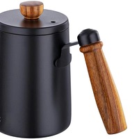 Cafetière avec bec fin, un signe de professionnalisme pour cette cafetière.