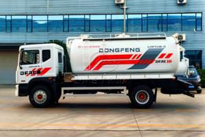 Dongfeng Sewage <b>Suction</b> Truck 12000L Euro 2 Cummins Engine for Waste Water Feces Sludge <b>Suction</b> - Product Image 2