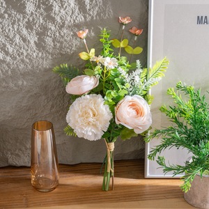 Bouquet de fleurs artificielles CallaFloral, roses roses et blanches, verdure, décoration d'intérieur, accessoire de mariage CF01344 - Product Image 1