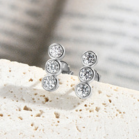 Nouvelle arrivée IGI certifié 925 argent Sterling lunette D couleur Moissanite grimpeur boucles d'oreilles pour les femmes conception de Piercing originale