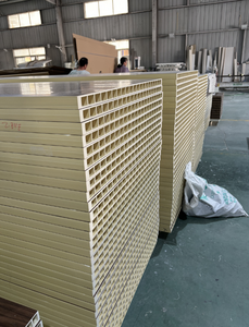 Panel de puerta WPC de 35mm, 40mm, 45mm, 54mm de espesor, interior moderno, compuesto de madera de <span class=keywords><strong>PVC</strong></span>, perfil WPC, materia prima, puerta de montaje WPC - Product Image 5