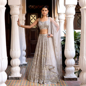 VISHNU K DESIGNS LAHENGA CHOLI DUPATTA en Faux Georgette avec Broderie de Paillettes, Style Vintage, pour Fête, Mariage, Diwali, Longueur au Sol, Livraison Rapide - Product Image 1