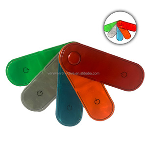 Luce magnetica riflettente in PVC stampata personalizzata con luce di sicurezza esterna per luce di marcia a LED per Runner - Product Image 6