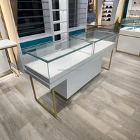 Meubles de présentation pour magasin, étagère murale LED pour lunettes, présentoirs optiques en bois, matériau MDF pour utilisation en centre commercial, vitrines optiques