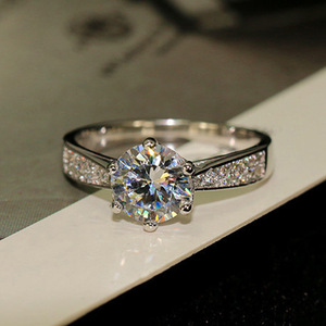 Q945 Anello da donna in oro bianco con diamante, taglio rotondo brillante, colore naturale G, gioiello di fidanzamento con diamanti laterali - Product Image 2