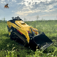 V1000 Bersertifikasi CE Euro5 Skid Steer dengan Bucket 4-in-1, Pengiriman Cepat & Harga Pabrik untuk Pemuatan & Perataan Pertanian, Pengiriman Cepat