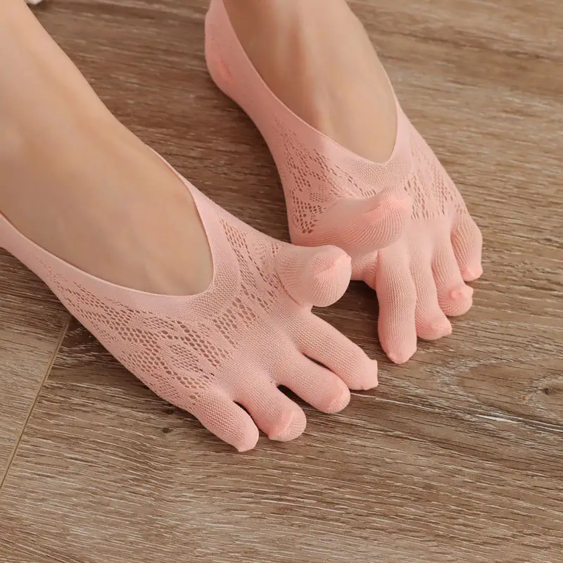 Wholesale Ready to ship five finger summer thin low cut invisible lady's nonslip five toe socks women