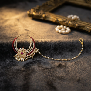 Bague de nez traditionnelle indienne plaquée or avec perles et perles rouges, style nath, avec anneau de nez floral Kundan pour femmes - Product Image 5