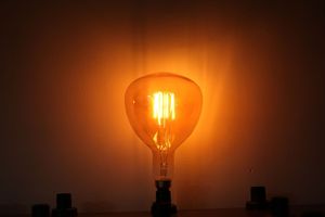 ER180 Lampe à filament LED à économie d'énergie Lustre Edison antique créatif Grande <span class=keywords><strong>ampoule</strong></span> E26/<span class=keywords><strong>E27</strong></span> Corps en verre de base pour usage résidentiel - Product Image 2