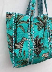 Sac fourre-tout matelassé en coton imprimé, spacieux pour les essentiels quotidiens, le shopping et les voyages, sac à bandoulière - Product Image 3