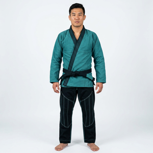Kimono de BJJ Verde Unisex, Uniforme de Judo Ajustado para Adultos, Ropa de Artes Marciales 100% Algodón Ligero TITAN TREAD WEAR, Cinturón Blanco - Product Image 2