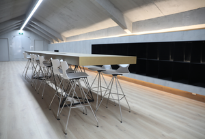 <span class=keywords><strong>Tabouret</strong></span> <span class=keywords><strong>de</strong></span> <span class=keywords><strong>bar</strong></span> pivotant à 360 degrés, moderne, haut <span class=keywords><strong>de</strong></span> gamme, coloré, avec structure en acier, conforme à la norme ANSI/BIFMA, pour salle à manger et salon - Product Image 4
