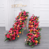 Chemin de table artificiel haut de gamme avec arrangement floral pour centre de table de mariage – Fournisseur en gros