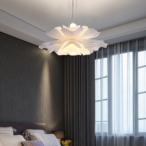Design moderne créatif acrylique pétale chaud <span class=keywords><strong>romantique</strong></span> salon chambre pendentif lumière nordique hôtel Ins fille chambre décor lustre - Product Image 2