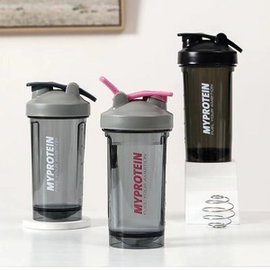 Mélangeur de protéines pour l'entraînement personnalisé écologique, plastique classique transparent, couvercle pour boire directement, gym, fitness 500ml - Product Image 1