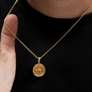 Collier classique en acier inoxydable avec pendentif boussole et étoile polaire pour homme - Product Image 1