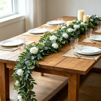 Guirlande de roses blanches en soie luxuriante avec vigne d'eucalyptus flexible pour arche de mariage DIY, toile de fond, chemin de table de réception, décoration de cheminée