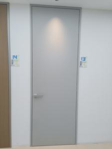 <span class=keywords><strong>Porte</strong></span> intérieure invisible en <span class=keywords><strong>bois</strong></span> personnalisée Portes cachées avec cadre en aluminium - Product Image 5