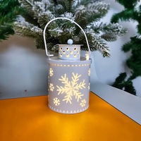 Mini lanterne de Noël cylindrique en fer, bougies LED vacillantes sans flamme à piles, lumière de bougie nordique IP20 pour la décoration de table à la maison