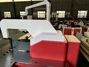 Macchina per la formatura, piegatura e punzonatura di barre in rame per nuove applicazioni energetiche, macchinario per il taglio dei metalli, macchina processatrice di barre. - Product Image 3