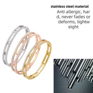 Bracciali Personalizzati in Acciaio Inossidabile Placcato Oro 18K con Doppio Diamante e Zirconi, Numeri Romani, Regalo per Varie Occasioni - Product Image 2