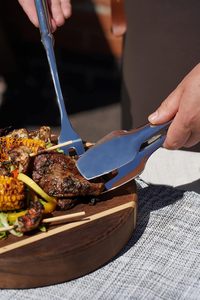 Set di Taglieri Rotondi in Acacia Carbonizzata, Ecologici e Sostenibili con Manico per Tagliare Carne e Verdure - Product Image 6