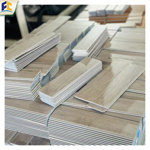Suelos de PVC insonorizados, autotablones de roble de ingeniería, azulejos entrelazados, suelos laminados de diseño de mármol de alto brillo personalizados, suelos <span class=keywords><strong>SPC</strong></span> - Product Image 5