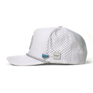 Casquette de golf imperméable à 5 panneaux avec logo en caoutchouc, découpe laser, performance, avec porte-tee magnétique, marqueur de balle et cordon de golf - Product Image 4