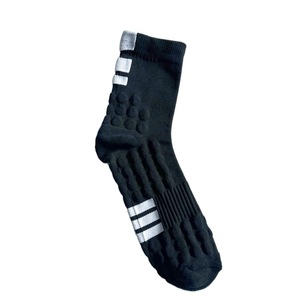 Athletic <b>Socks</b> Mid-Calf Bubble Bottom Non-Slip For Badminton Basketball <b>Training</b> Gray White Black Red Green Solid Color Blocking - Product Image 2