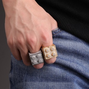 Europa e os Estados Unidos Hip Hop Estilo Dice Cobre Anel <span class=keywords><strong>Real</strong></span> <span class=keywords><strong>Gold</strong></span> Plating Moda Personalidade Hipster Anel para Homens - Product Image 3