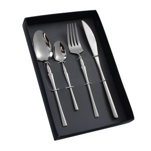 Ensemble de couverts jetables en acier inoxydable à petite taille, manches en plastique pour les fêtes - Couteau, fourchette, cuillère de célébrité d'Internet, vaisselle - Product Image 4