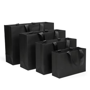 Bolsa de Compras Negra Portátil de Papel Kraft, Lista para Enviar, Precio Económico, Proveedor de Yiwu, Fabricantes Chinos - Product Image 1