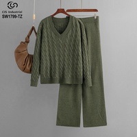 Ensemble décontracté deux pièces pour femme : pull ample à col en V en maille torsadée avec capuche, pantalon large à motif écossais et double logo, manches longues, collection automne