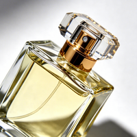Parfum féminin floral blanc sophistiqué, style boutique haut de gamme ; Parfum de luxe, parfum original