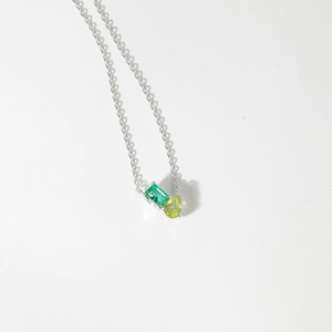 Collier Classique en Or avec Émeraude et Péridot, Design Minimaliste Superposé, Bijou Fin et Élégant, Cadeau Pierre de Naissance pour Femme, Anniversaire - Product Image 4