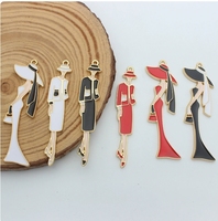 Breloque pendentif en alliage de zinc en forme de rouge à lèvres avec motif goutte d'huile, pour la fabrication de bijoux en gros et la création sur mesure