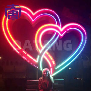 Luces de arco en forma de corazón 3D que cambian de color con efectos decorativos LED para entradas de jardín, fiestas navideñas y noches festivas - Product Image 4