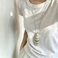 Nouveau Collier Long en Chaîne de Perles de Nacre pour Femme, Collection Automne 2026 – Bijou en Pierre Élégant et Luxe Léger