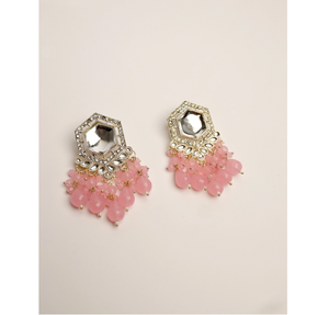 Pendientes Colgantes Hexagonales de Aleación de Zinc Chapados en Oro de Nuevo Diseño al por Mayor con Gotas de Perlas de Imitación y Cuentas Geométricas - Product Image 2